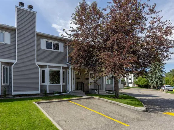 292 N Cedarwood Park SW, Calgary, AB T2W 5X6