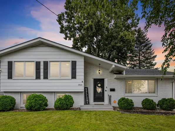 3928 Bel Aire Rd, Des Moines, IA 50310