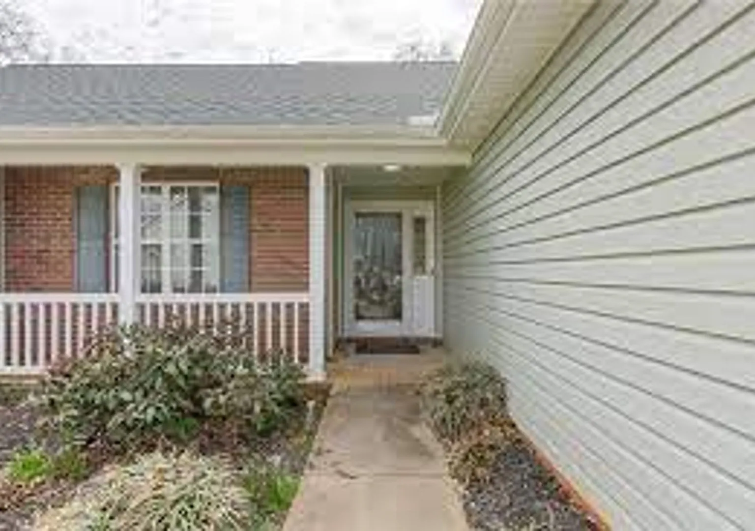 3bed in Coble Farms — Photo 2