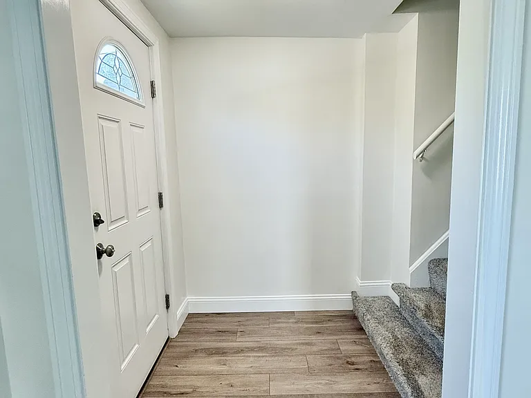29 Elm St #B — Photo 12