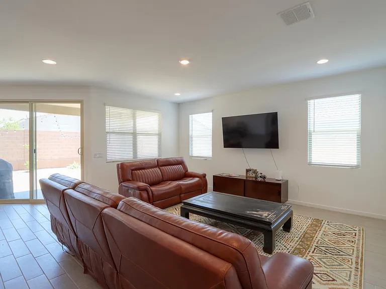 264 S San Gregorio Ln — Photo 24