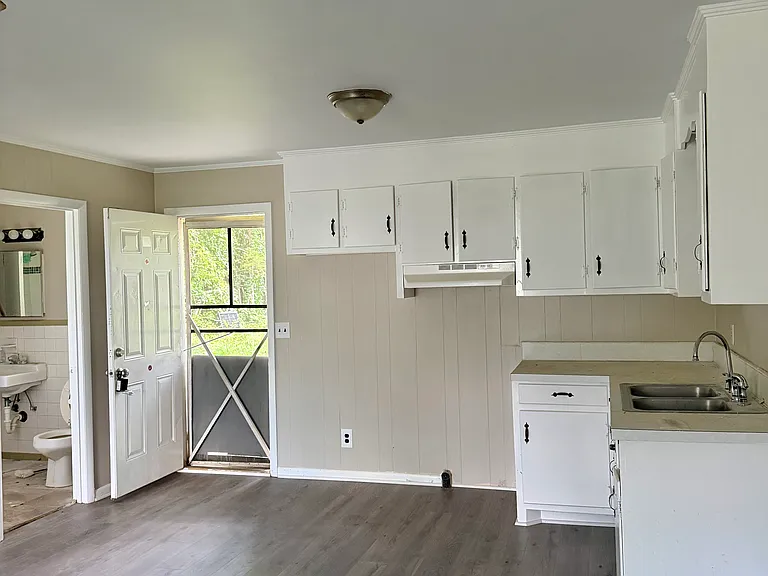 917 Sloan St #915 — Photo 1