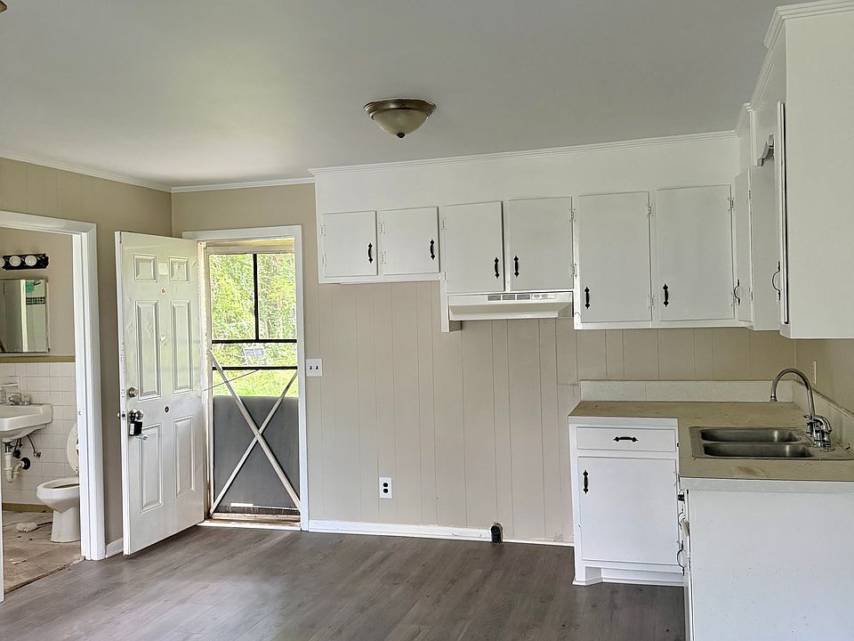 1st image of 917 Sloan St #915