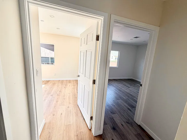 10639 Whitegate Ave — Photo 18
