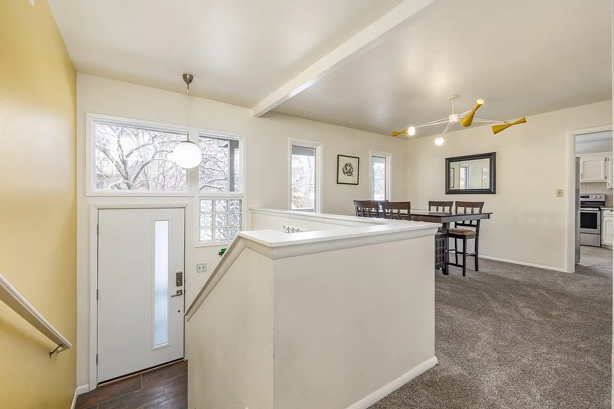 2 bed, 1400 sqft, $2,500 — Photo 2
