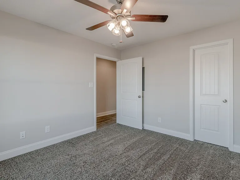 1000 Henry Place Blvd #101 — Photo 17