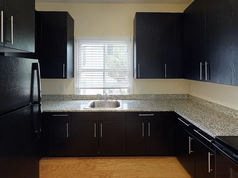 285 Golden Hill St — Photo 11