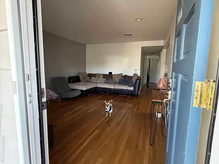 810 Keith Ln — Photo 2