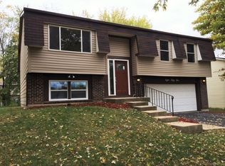 855 Tamms Ln, Bolingbrook, IL 60440