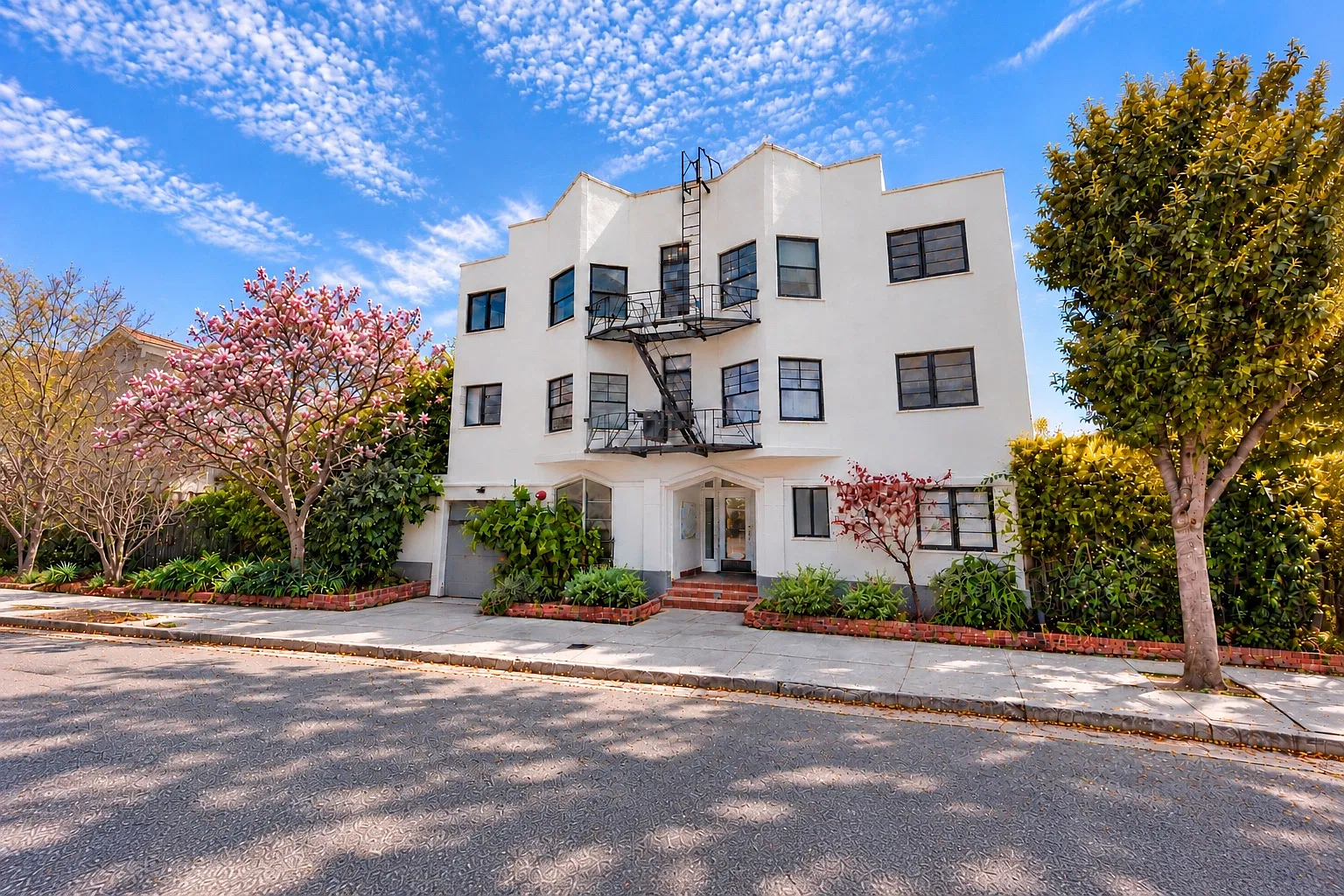 410 Fairmount Ave — Photo 2