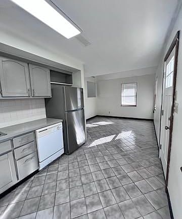 4th image of 116 W South St