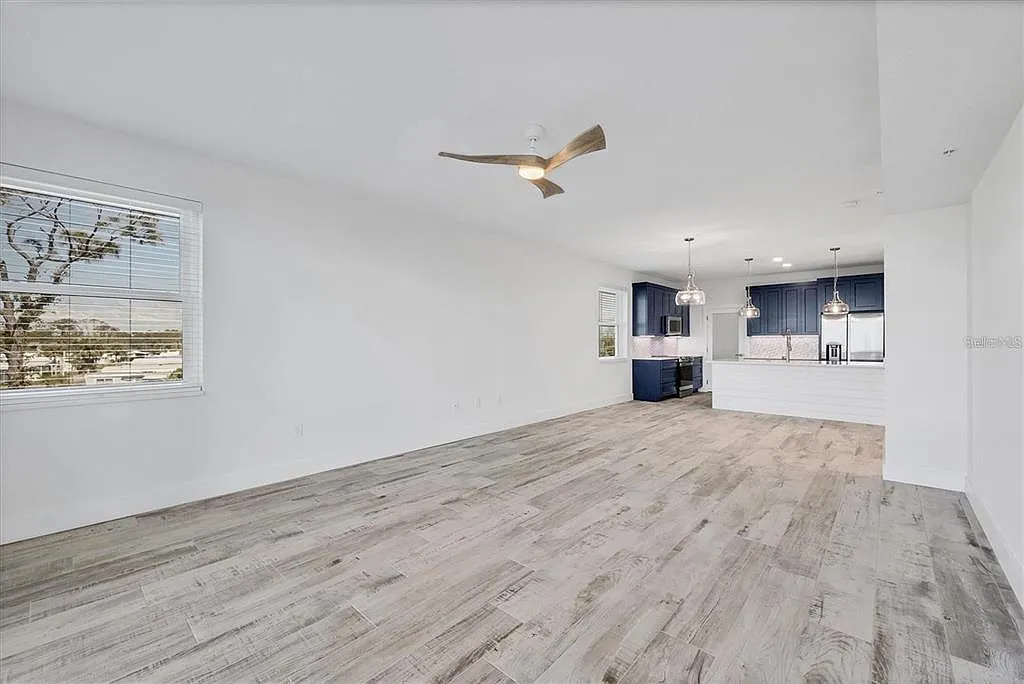 3 bed, 2.5 bath, 2028 sqft, $3,500 — Photo 4