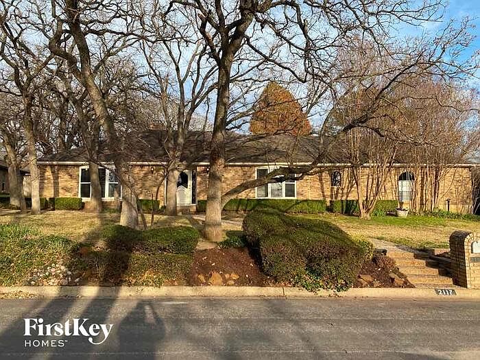 1st image of 2117 Pembrooke Pl