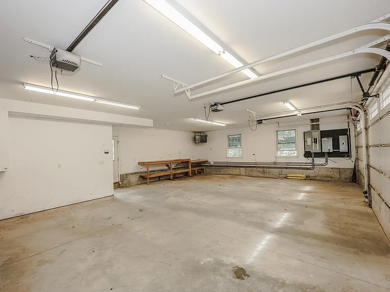 55 Holbrook Hill Rd — Photo 43