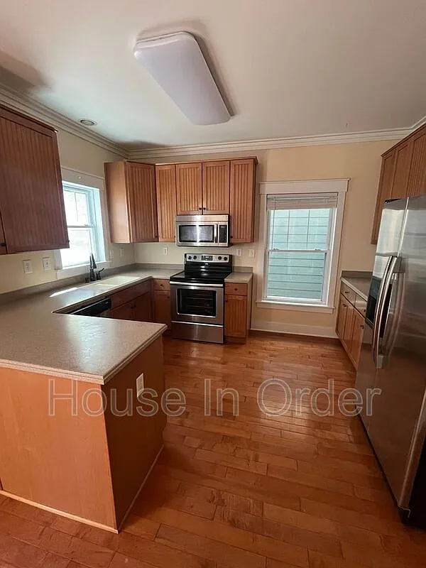 3 bed, 3.0 bath, $2,295 — Photo 3
