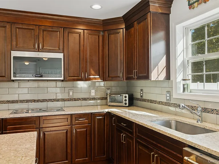 16 Mastro Ct — Photo 11