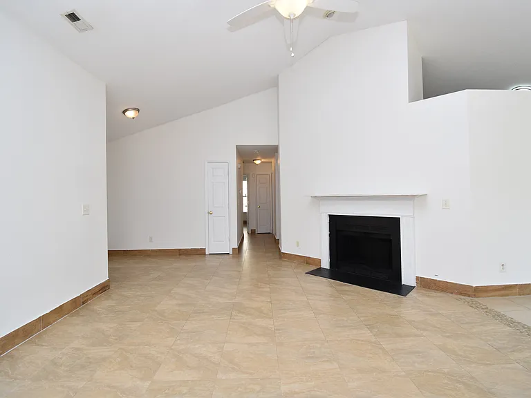 205 Lasalle Way — Photo 6