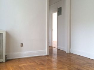 3402 34th Ave, Astoria, NY 11106