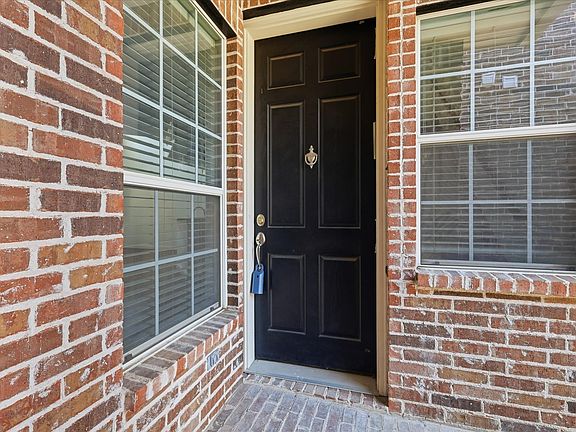 3rd image of 2957 Florence Way