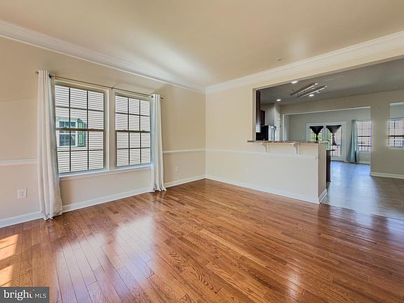 2nd image of 2054 Spring Run Cir