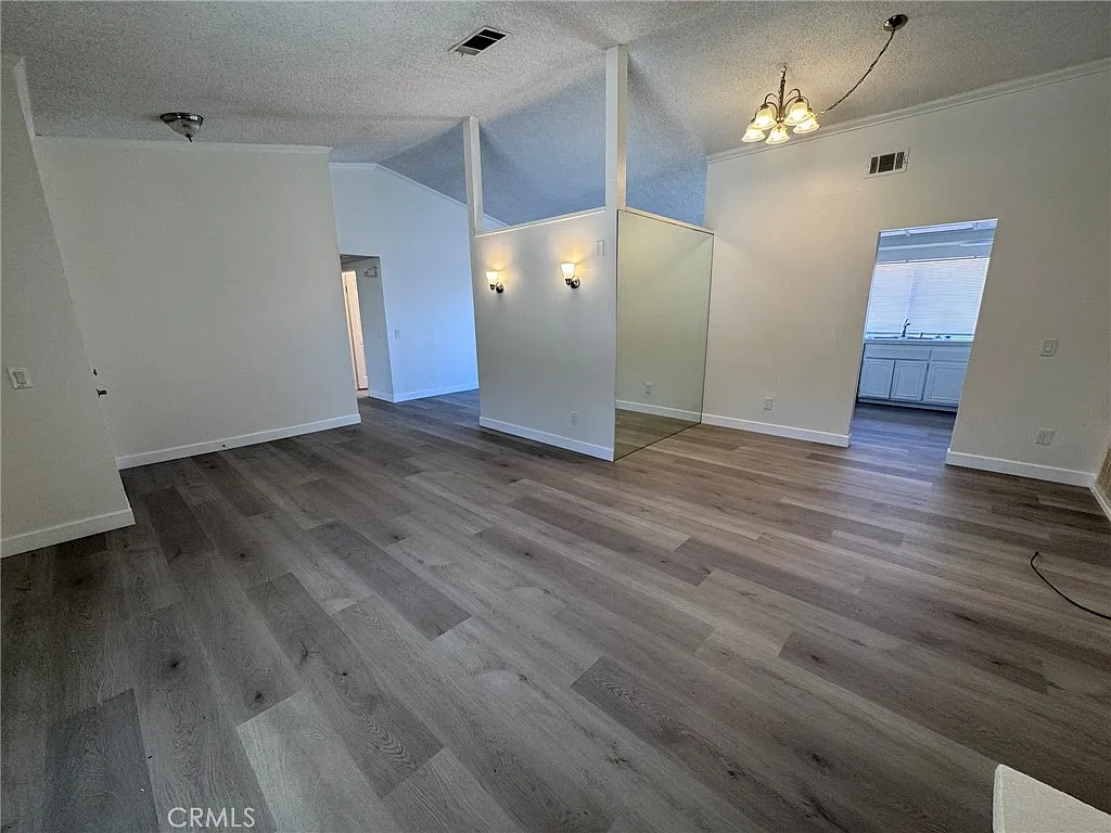 3 bed, 1487 sqft, $3,100 — Photo 4