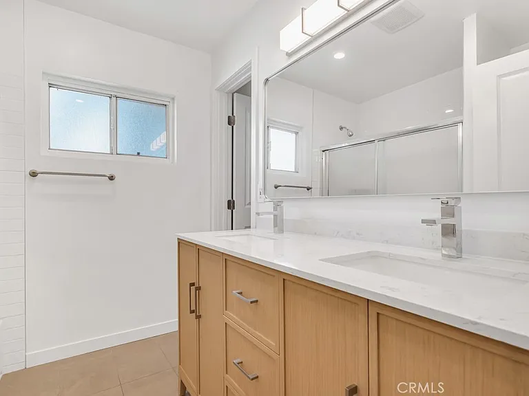 6650 Jumilla Ave — Photo 16