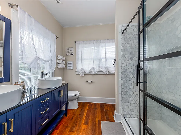 222 Metcalf St — Photo 12