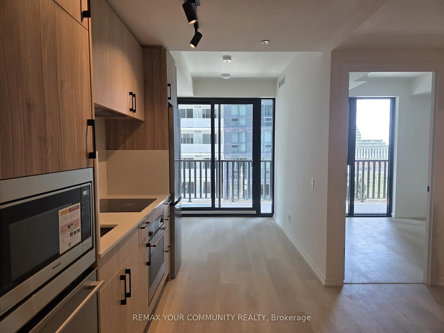 1 bed, $2,300 — Photo 4