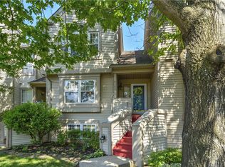 6153 Stonepath Cir, Centreville, VA 20120