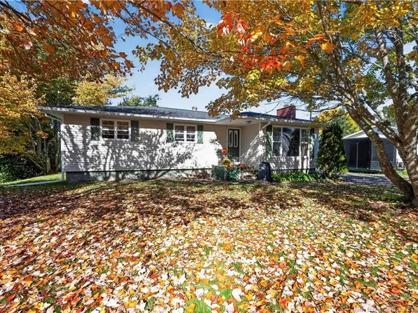 83 Renfrew St, Petitcodiac, NB E4Z 4S6