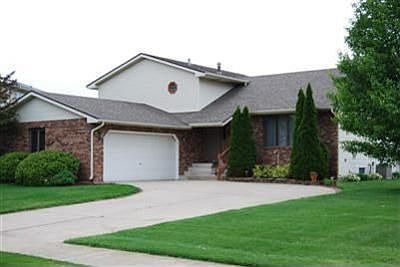 1st image of 8740 Primrose Dr
