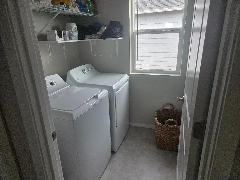 1521 SW Fielder Pl — Photo 7