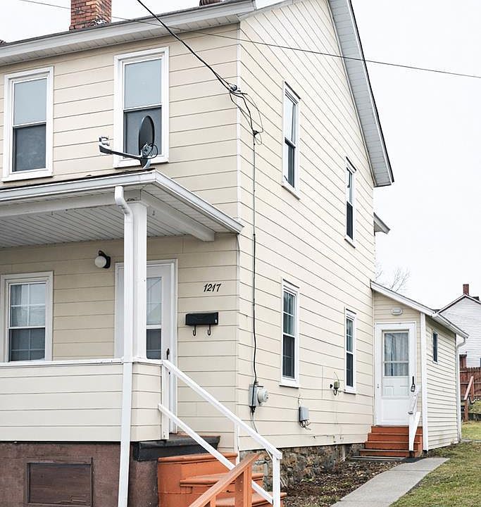 1st image of 1247 3rd St