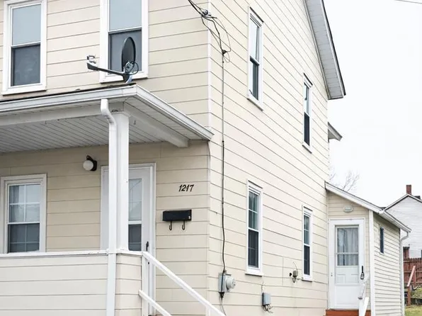 1247 3rd St, Windber, PA 15963