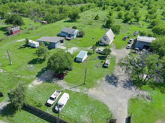 5th image of 925 Longhollow Rd