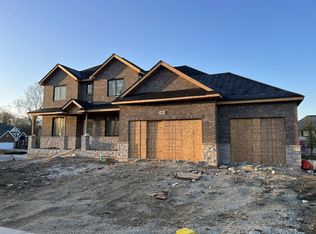 909 Internationale Pkwy, Woodridge, IL 60517