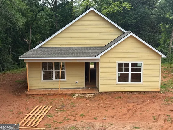 1110 E 7th St, West Point, GA 31833