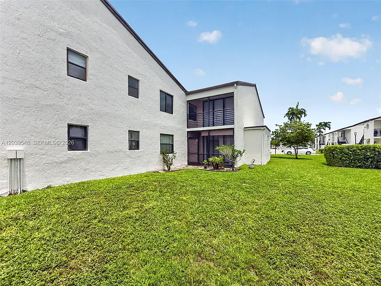 11358 Taft St #11358 — Photo 25