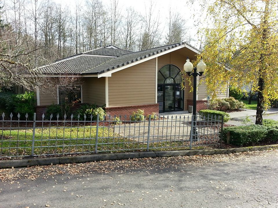 1st image of 1607 Cooper Point Rd NW