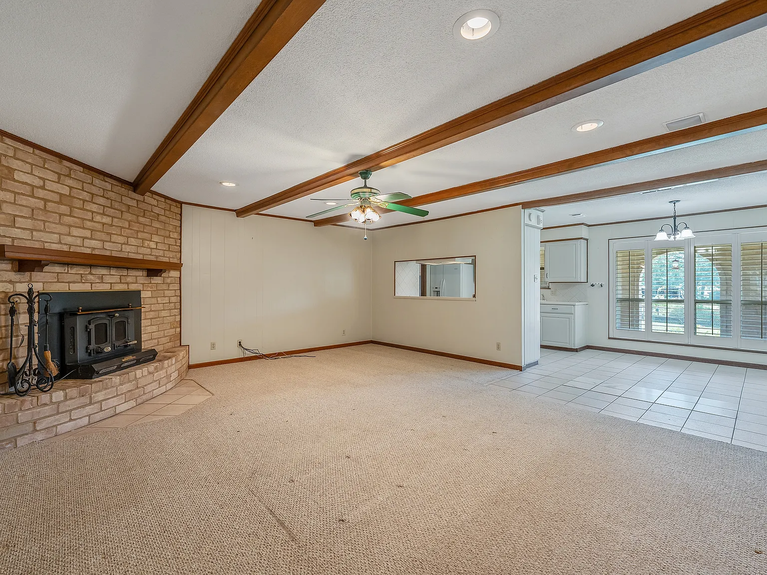 3 bed, 1603 sqft, $2,000 — Photo 2