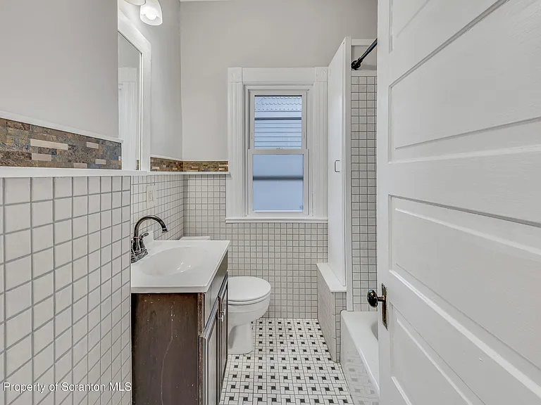 1703 Monsey Ave — Photo 12