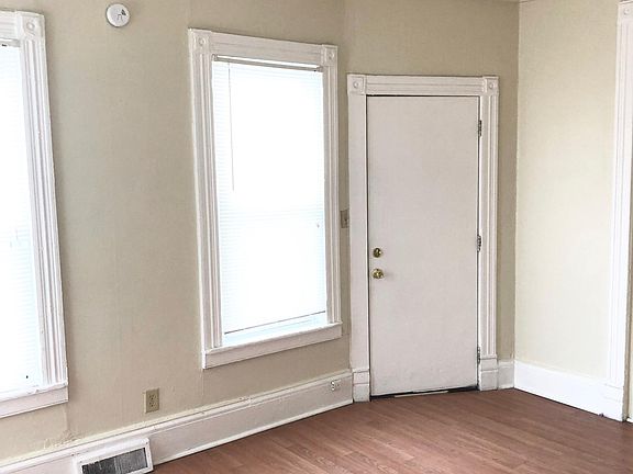 4th image of 300 Gertrude St #2