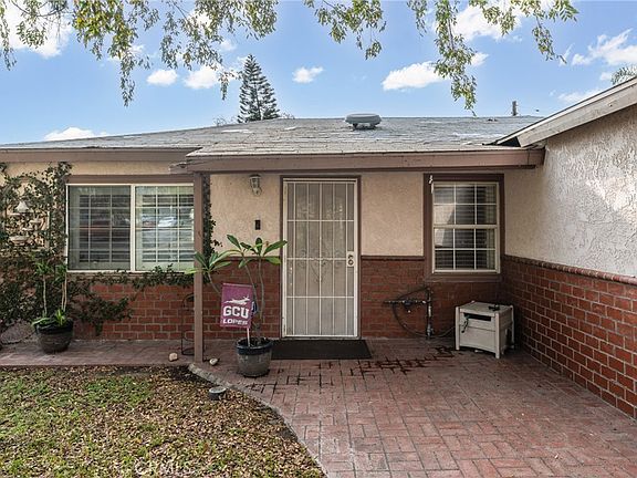 4th image of 2628 Millbrae Ave