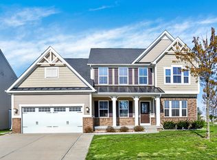 612 Reunion Ln, Greenwood, IN