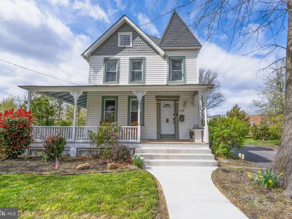 235 E Maple Ave, Langhorne, PA 19047