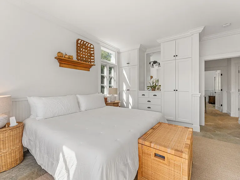 950 Mee Ln — Photo 31