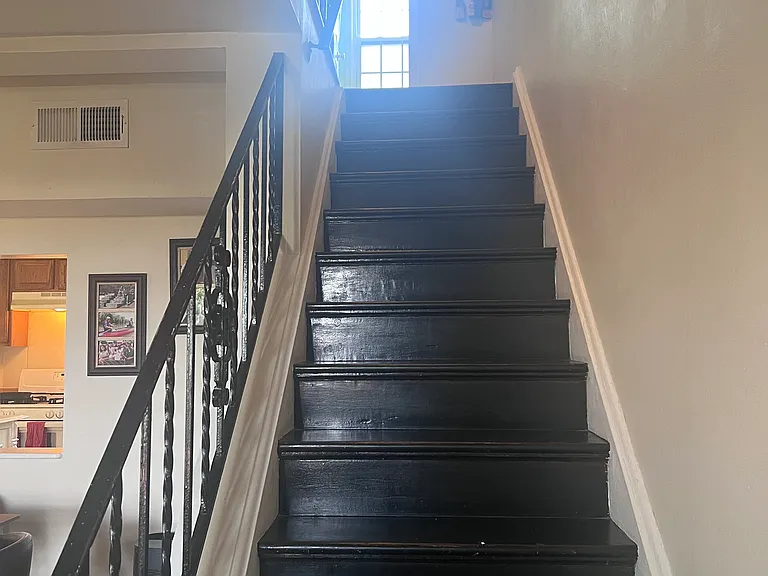 221 Aspen St — Photo 5