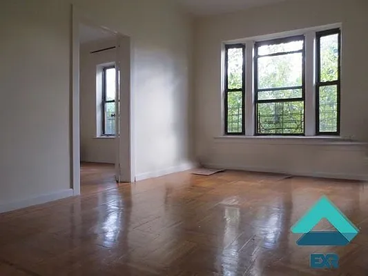 Rented by EXR | media 2