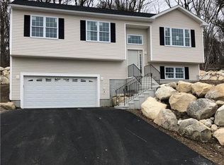 15 Sage Ct, Johnston, RI 02919