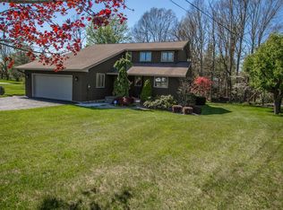 211 Wandering Ln, Beaver, WV 25813